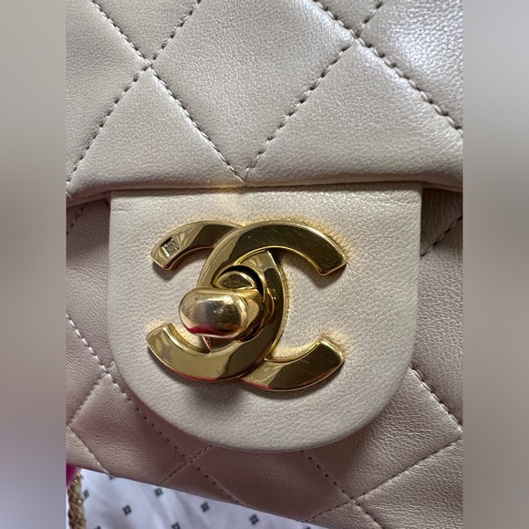 Chanel Classic Mini Square Flap Bag in Lambskin - Picture 4 of 12